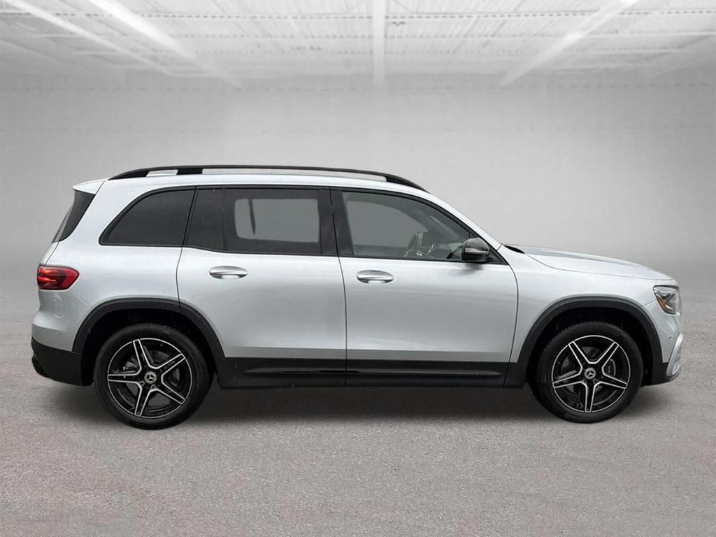 Used 2025 Silver Mercedes-Benz GLB 250 image 6