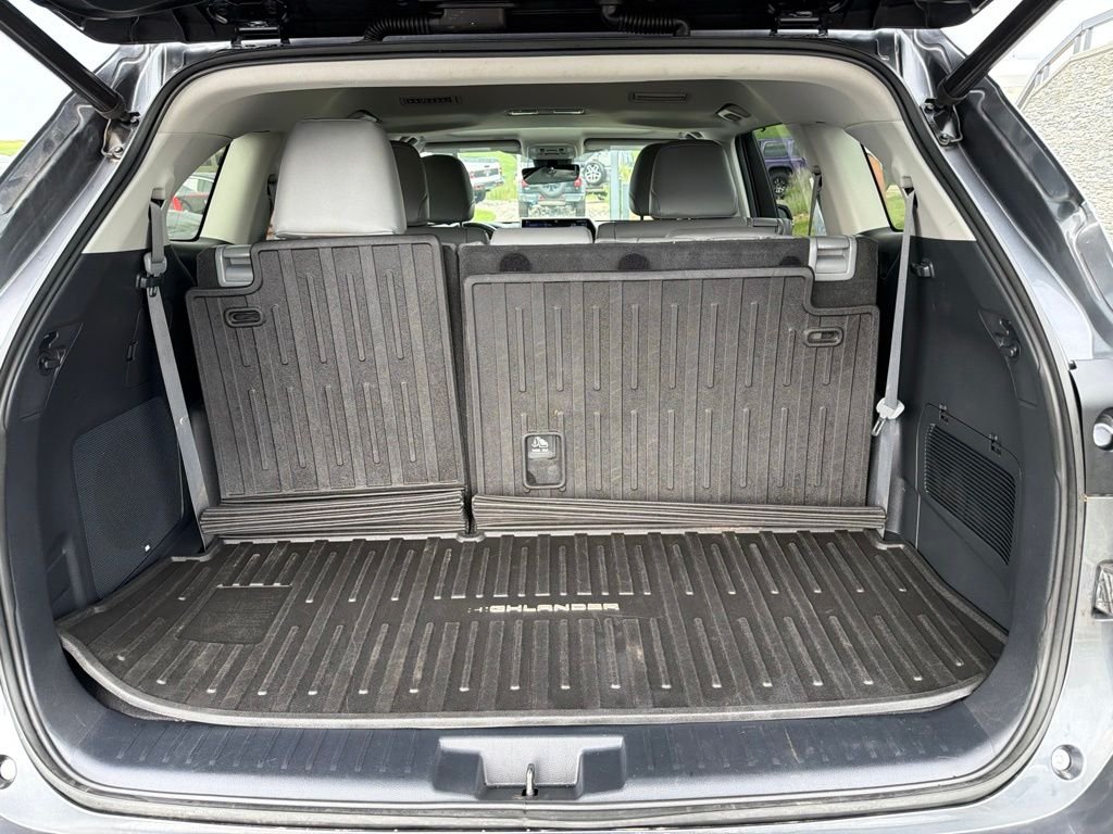 Used 2021 Gray Toyota Limited image 17