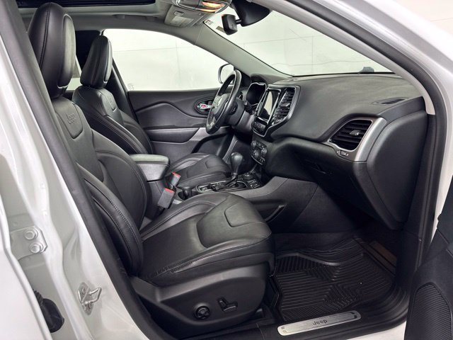 Used 2021 White Jeep Limited image 4