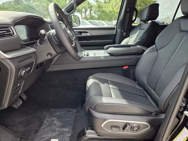 New 2026 High Gloss Black Exterior Paint Jeep Limited Altitude image 13