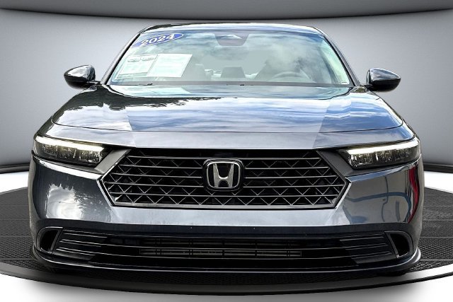 Used 2024  Honda EX image 2