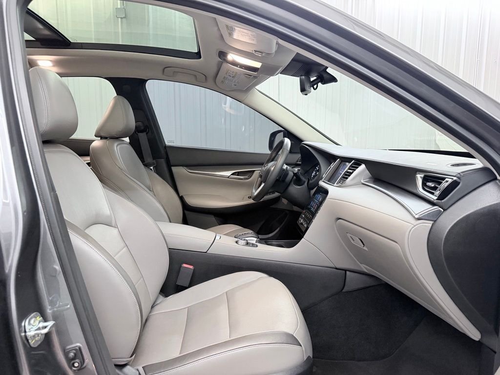Used 2023 Gray INFINITI LUXE image 40