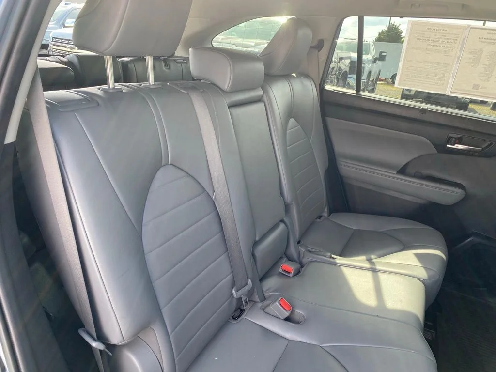 2021 Toyota Highlander XLE - Photo 21