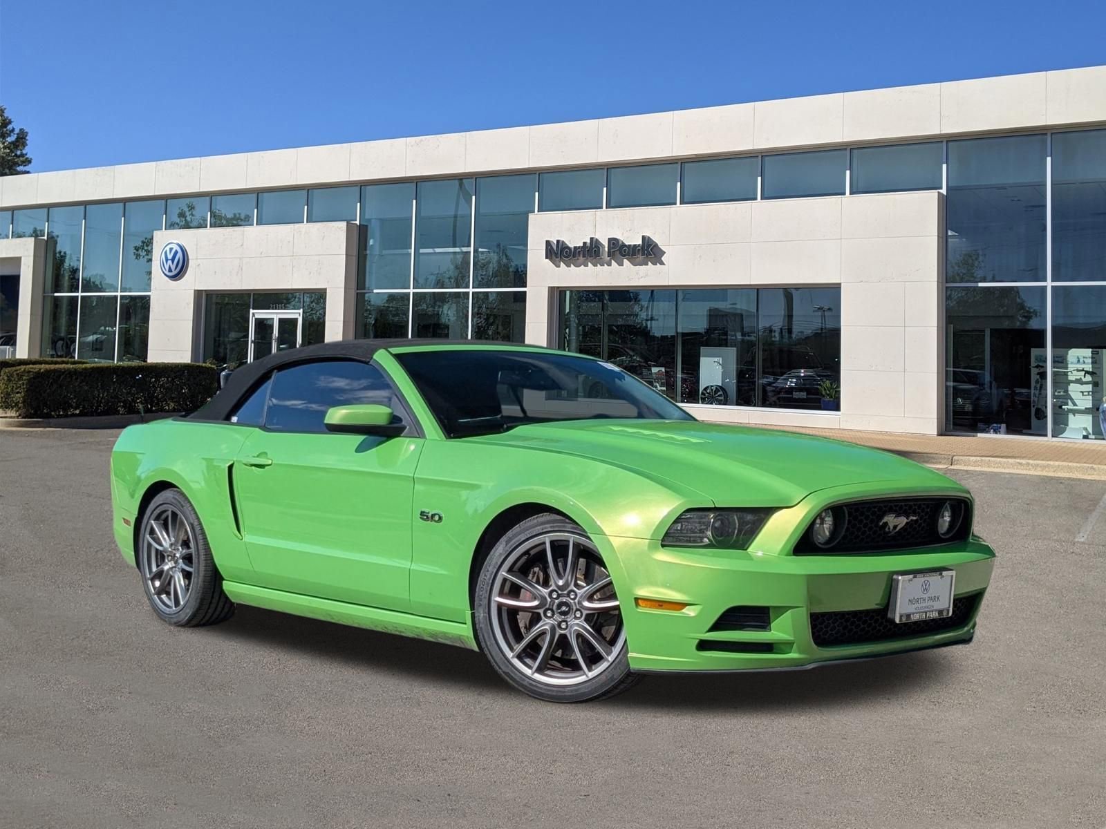 2014 Ford Mustang GT Premium's photo