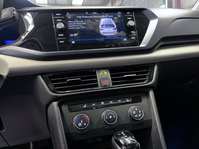 2022 Taos 1.5T SE Black · photo 25