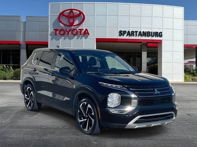2024 Mitsubishi Outlander SE 2WD's photo