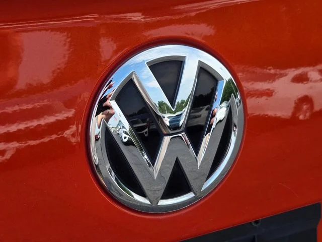 Used 2019 Orange Volkswagen 1.4T S image 17