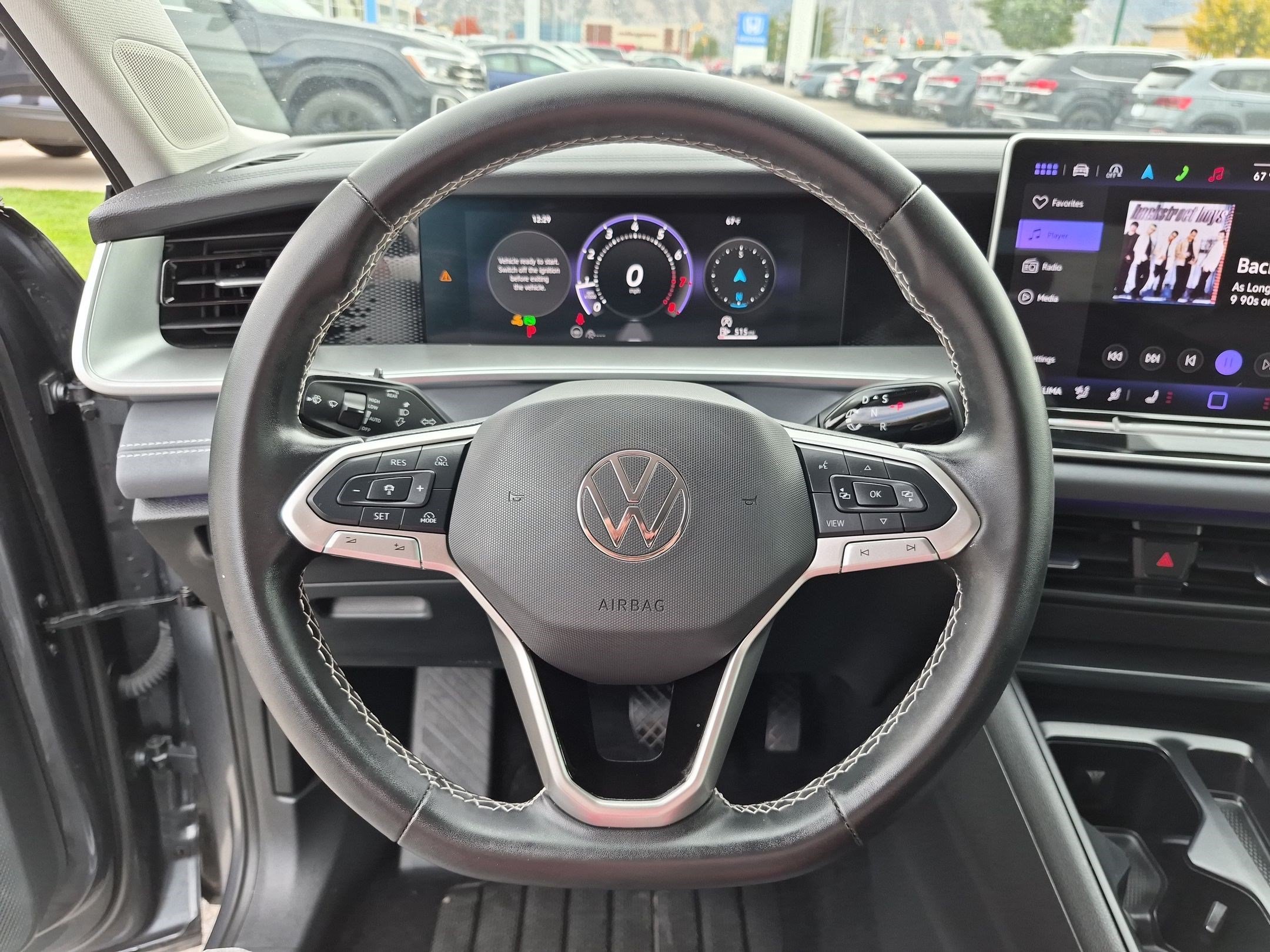 Used 2025 Platinum Gray Metallic Volkswagen SE image 17