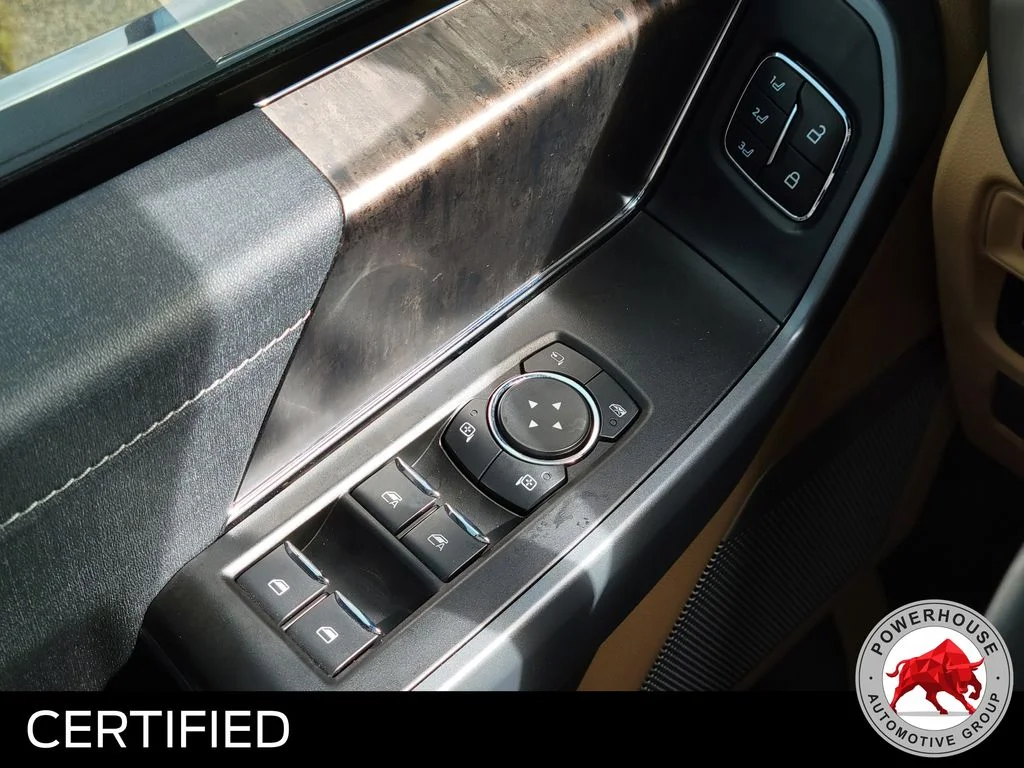 Used 2021 White Ford Lariat image 27