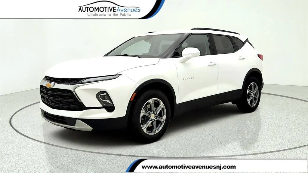 Used 2024 Summit White Chevrolet FWD 4dr 2LT Cloth w/ Convenience & Driver Confidence Pkgs image 1