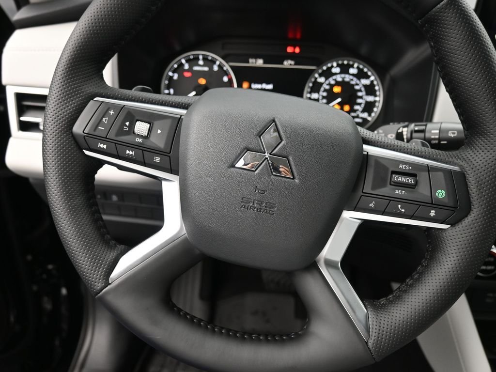 New 2026 Black Mitsubishi SE 1.5T S-AWC image 11