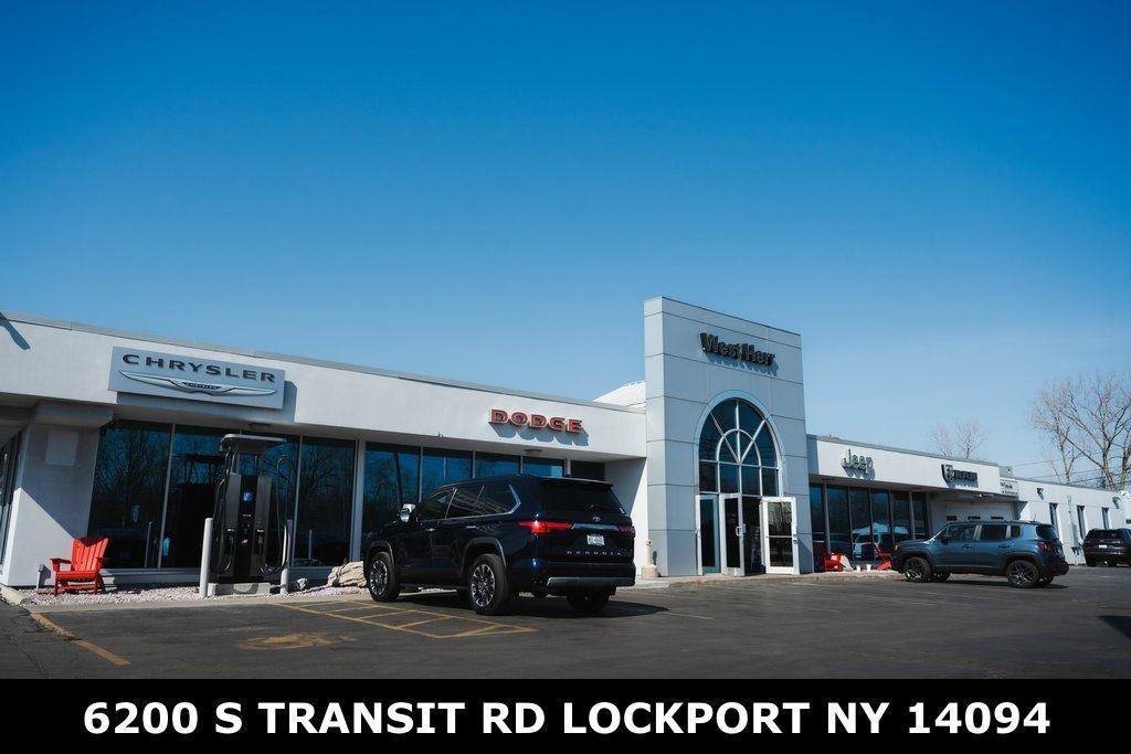 Used 2022 Ebony Twilight Metallic GMC Denali image 30