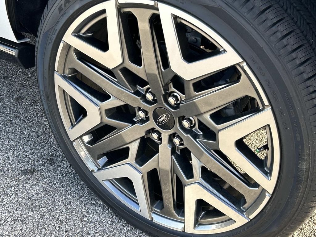 New 2026 Star White Metallic Tri-Coat Ford Platinum® image 11