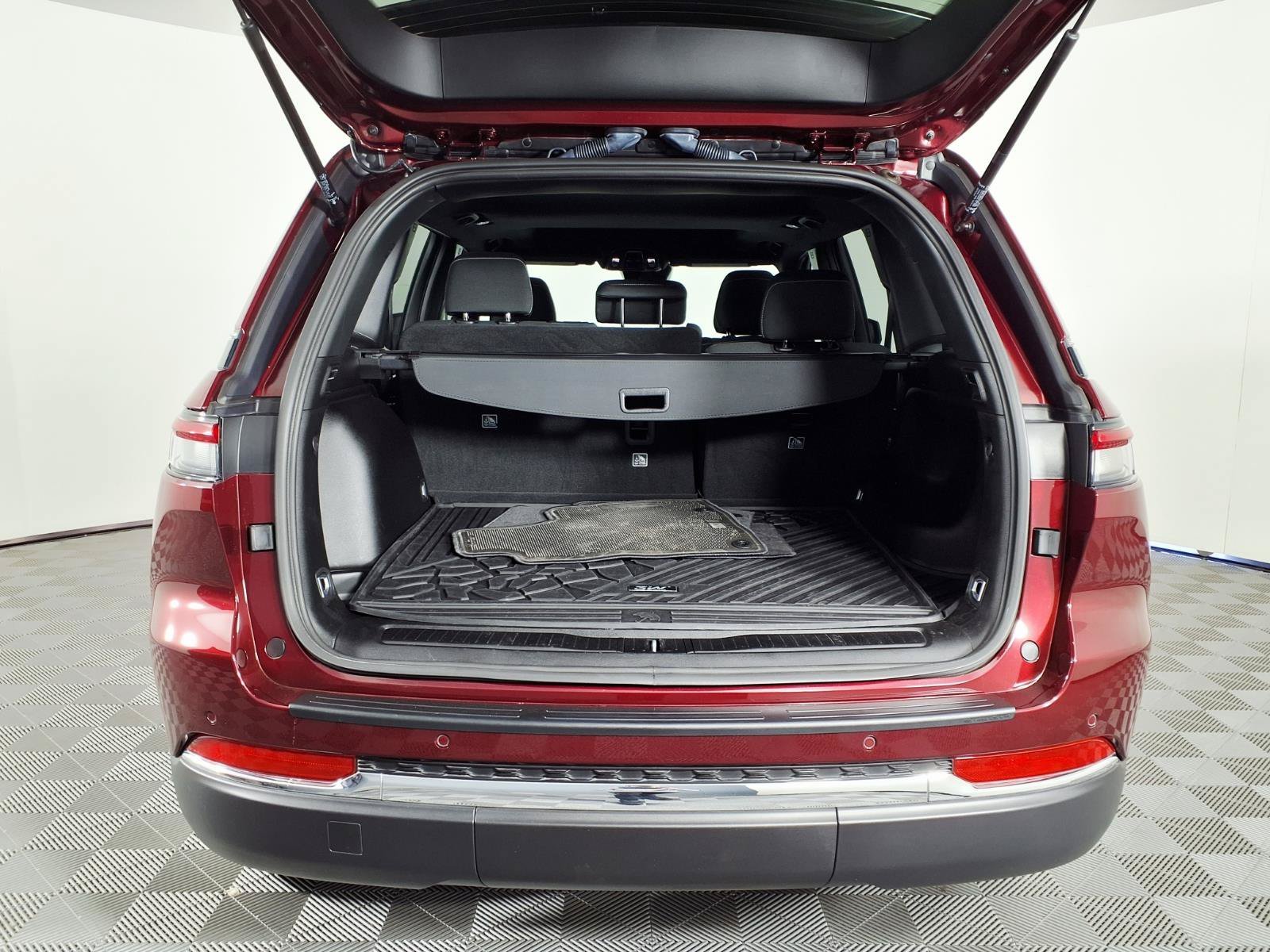Certified Used 2025 Velvet Red Pearlcoat Jeep Laredo X image 8