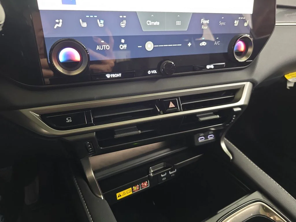 New 2026 Eminent White Pearl Lexus PREMIUM image 22