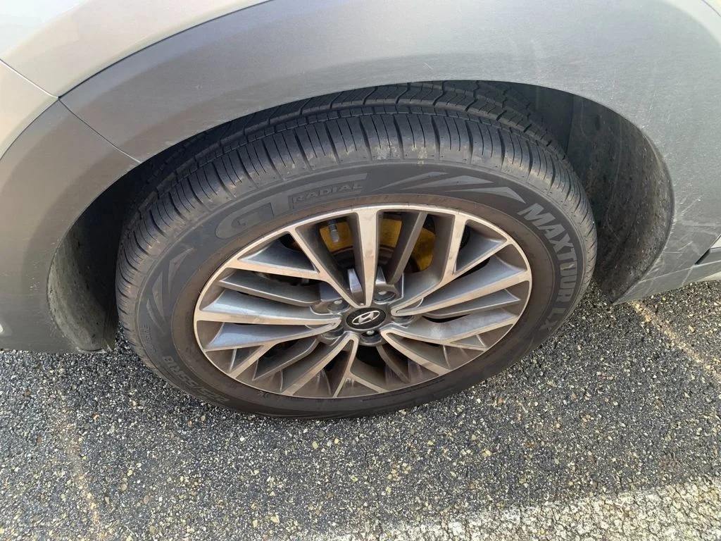 Used 2019 Silver Hyundai Ultimate image 7