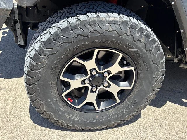Used 2021 Gray Jeep Rubicon image 15