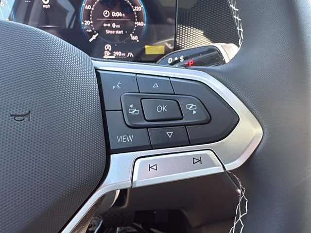 2025 Volkswagen Tiguan SE - Photo 19