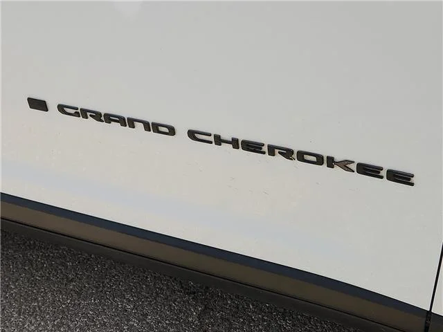 Used 2023 White Jeep Altitude 4x4 image 8