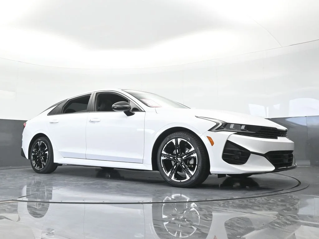 Used 2023 Glacial White Pearl Kia GT-Line image 60