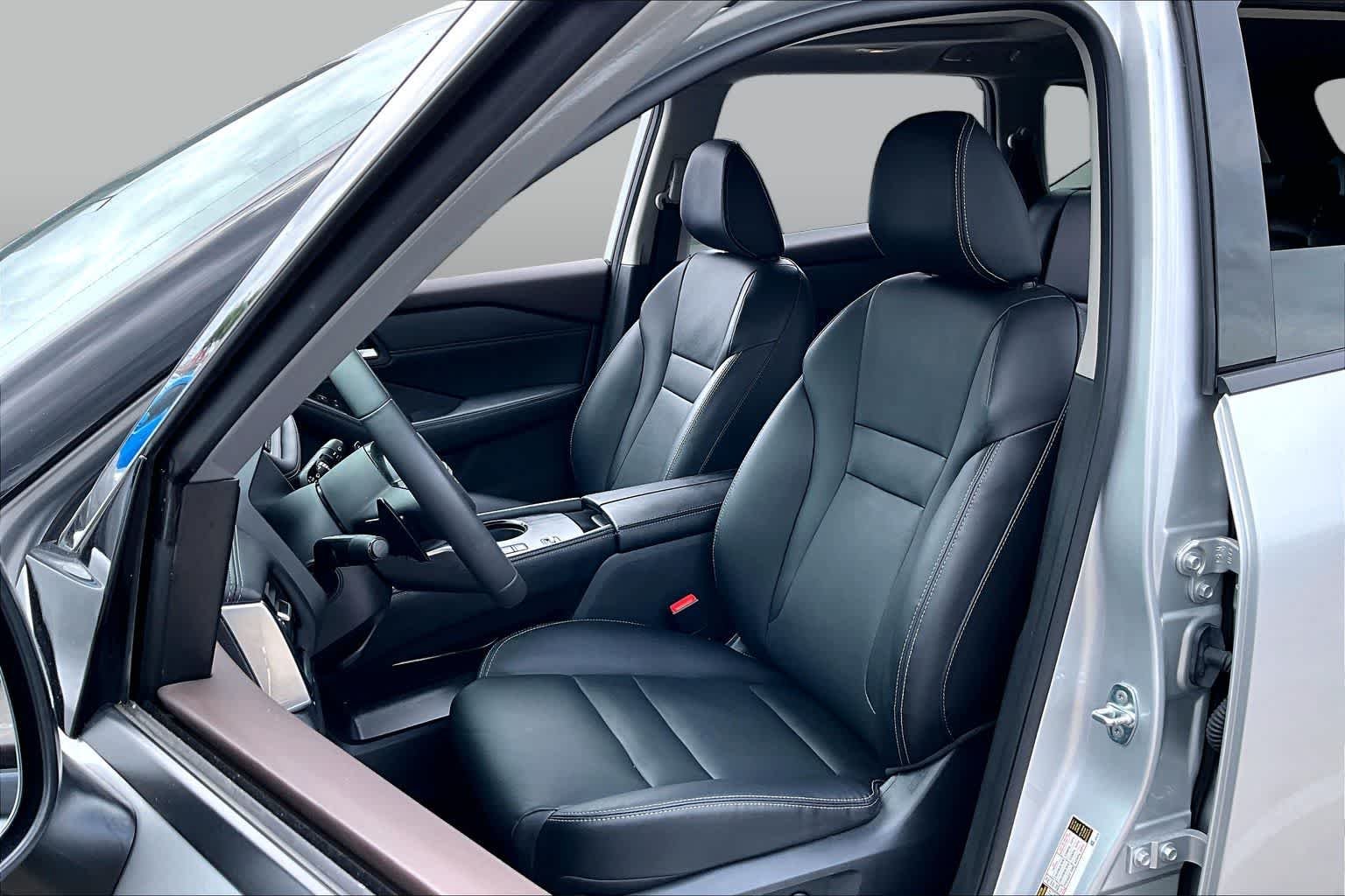 Used 2022 BRILLIANT SILVE Nissan SL image 8