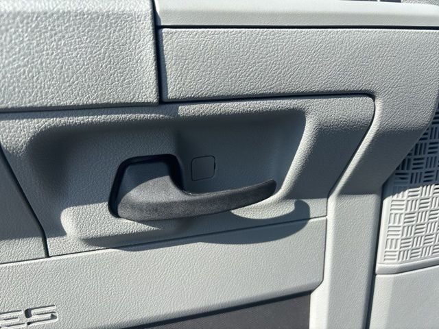 New 2026 Oxford White Ford E-350 SRW image 15