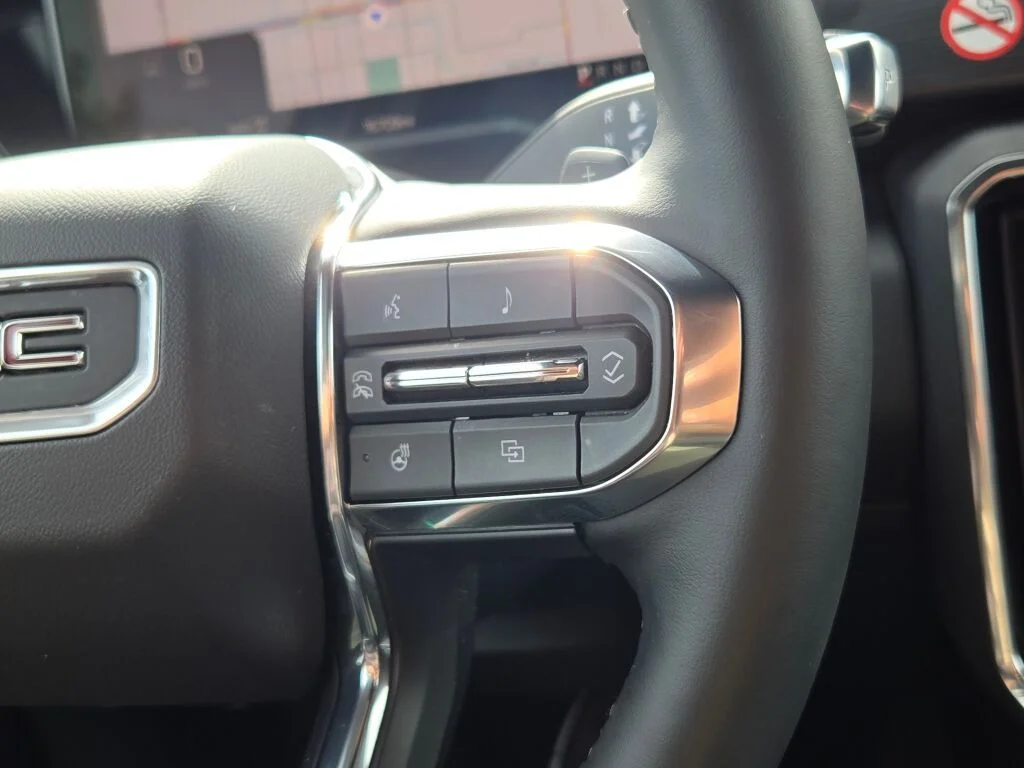 Used 2026 White GMC Elevation image 31