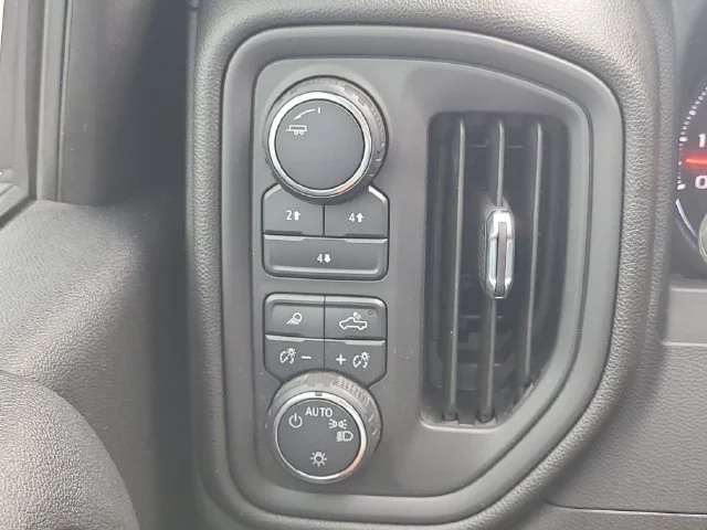 Used 2024 White Chevrolet Custom image 29