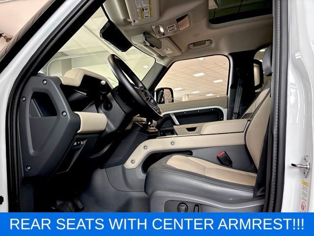 Used 2024 White Land Rover X-Dynamic SE image 6