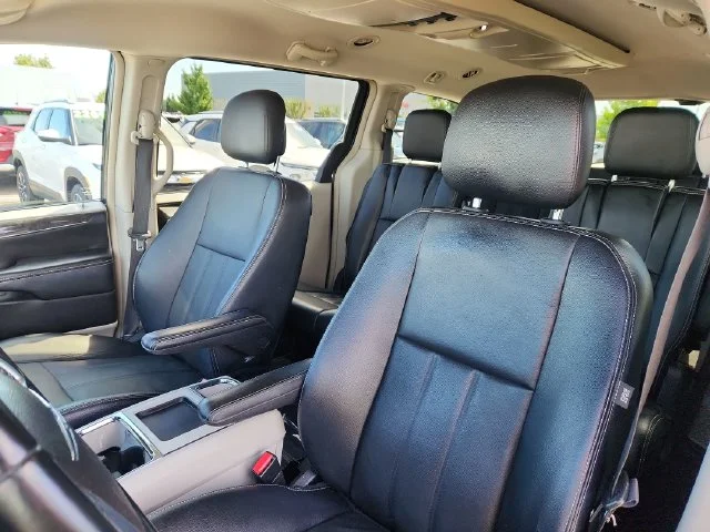 Used 2013 Black Chrysler Touring image 21