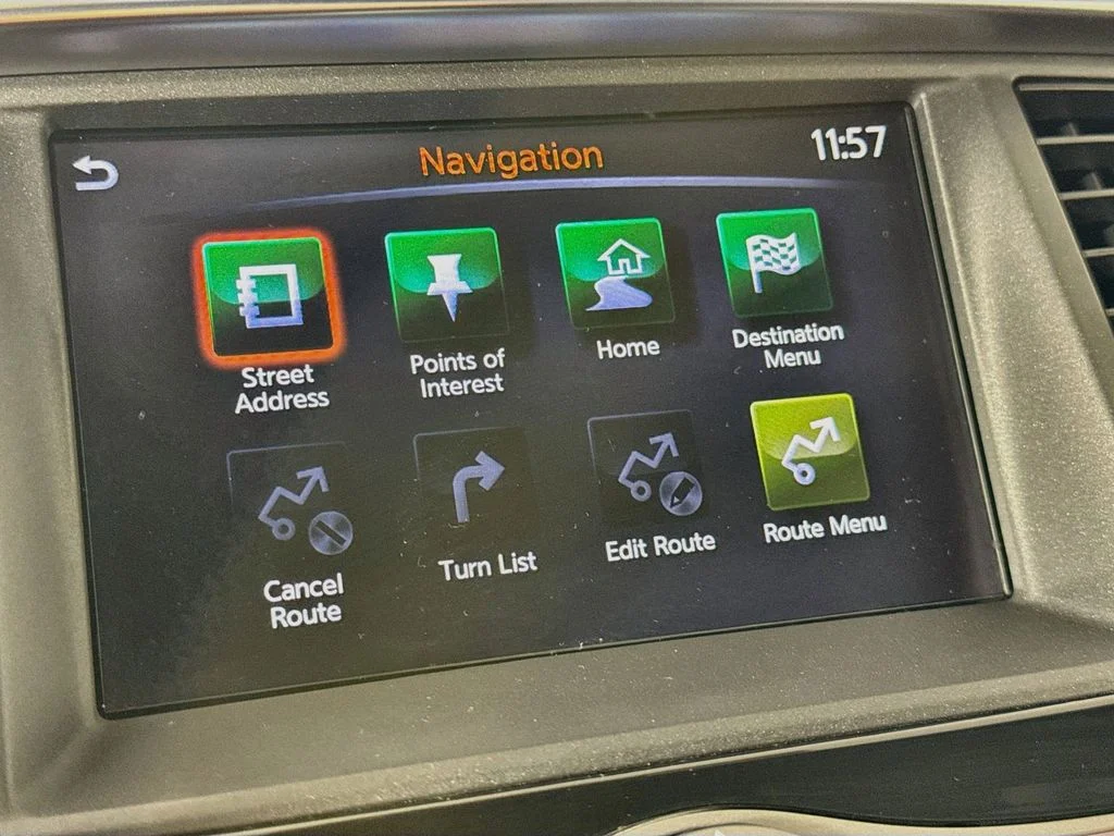 Used 2019 Black Nissan Platinum image 17