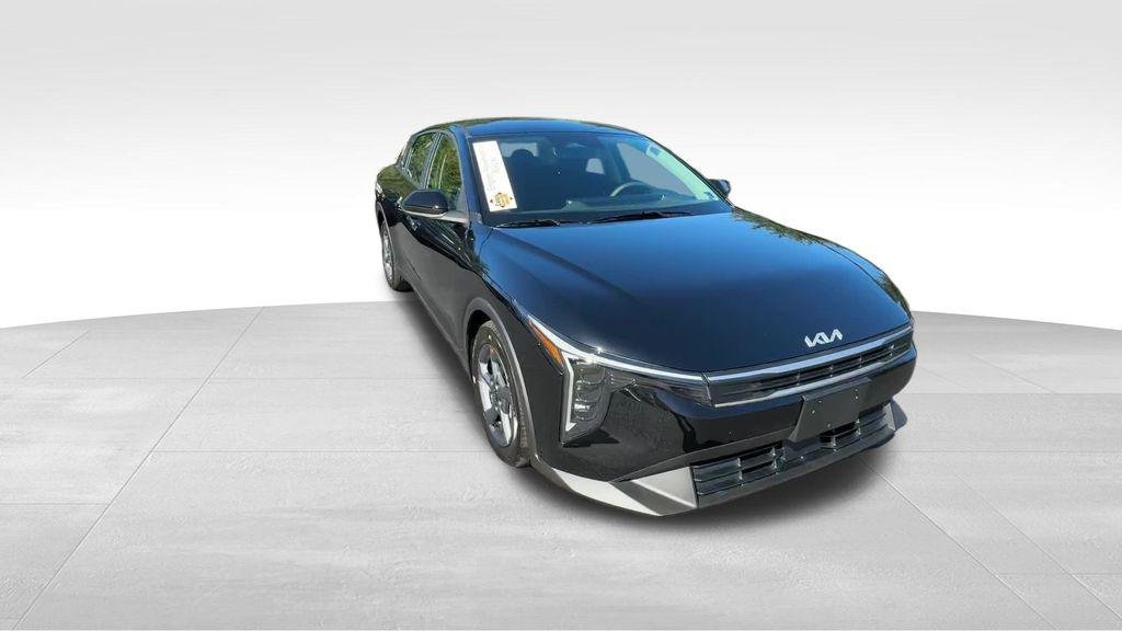 New 2026 Aurora Black Pearl Kia LXS image 8