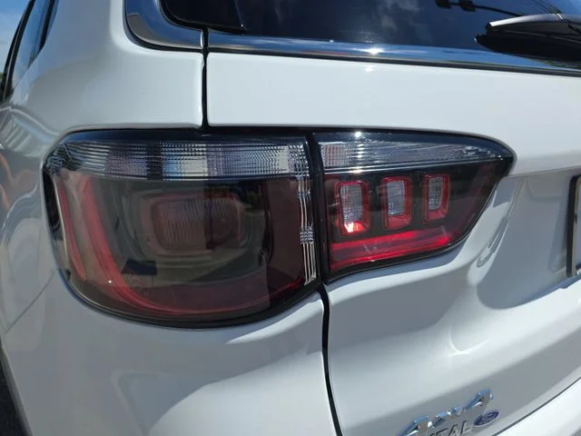 Used 2025 White Jeep Limited image 33
