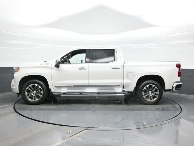 Used 2024 Beige Chevrolet High Country image 4