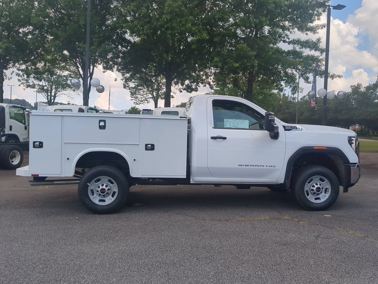 New 2026 Summit White GMC Pro image 9