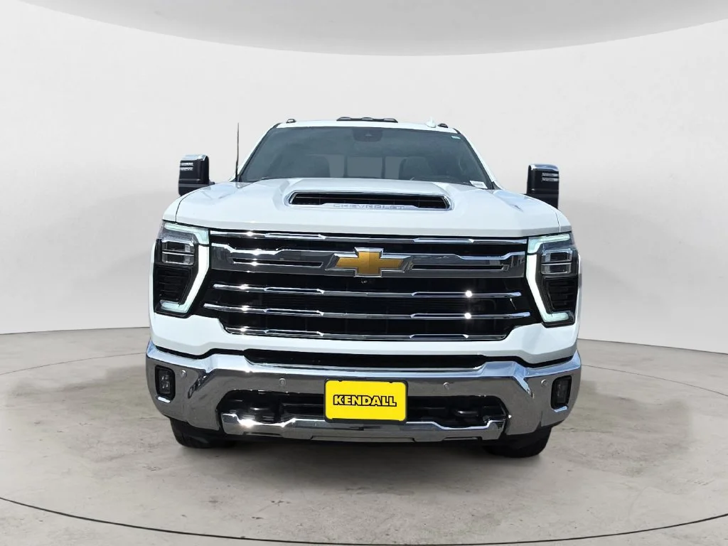 Used 2024 Summit White Chevrolet LTZ DRW image 3