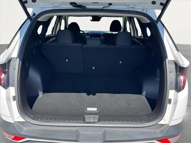 Used 2024 White Hyundai SEL image 20