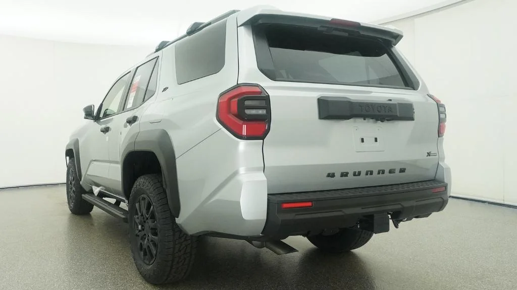 New 2026 Cutting Edge Toyota SR5 image 3