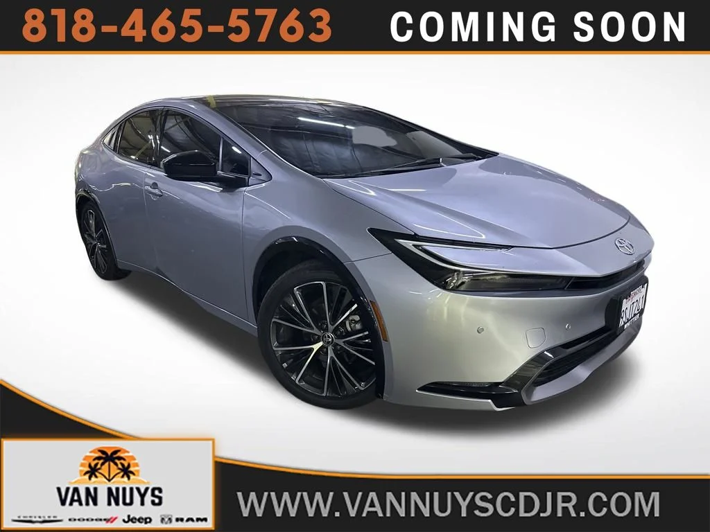 Used 2024  Toyota XLE image 1