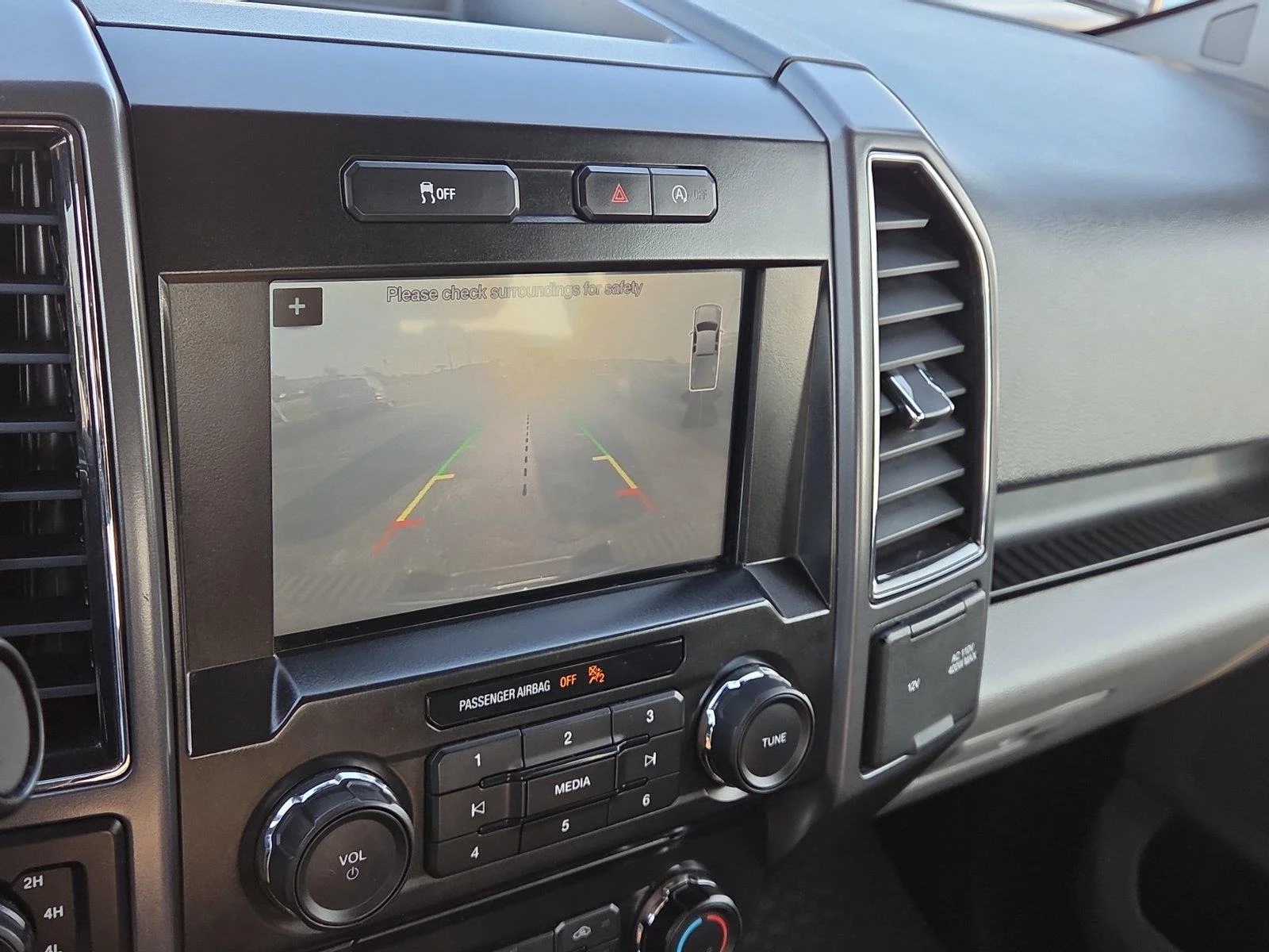 Used 2017 Blue Jeans Ford XLT image 9