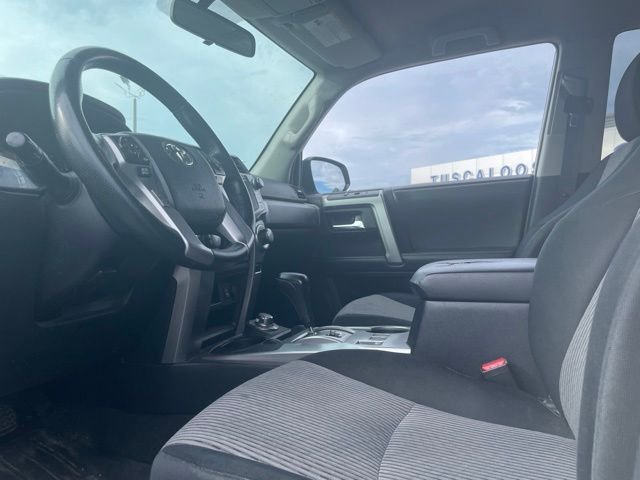 Used 2014 White Toyota SR5 image 14