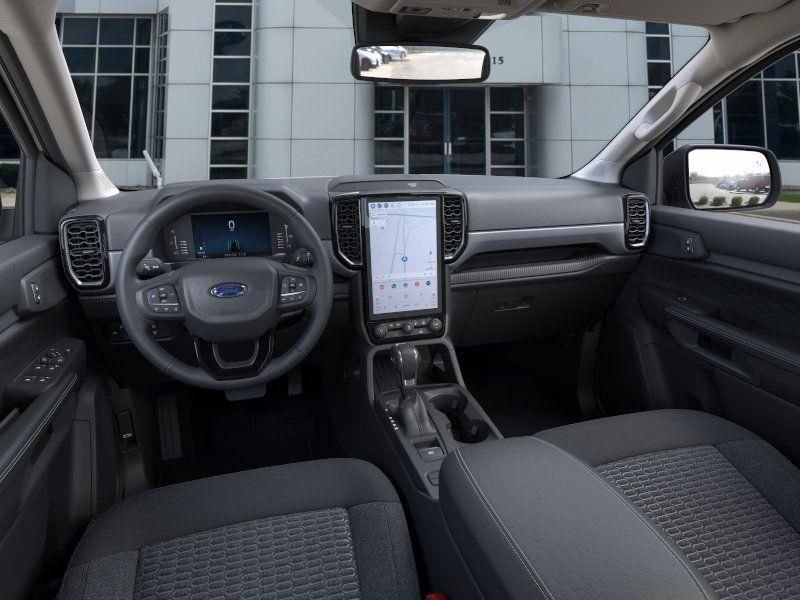 New 2025 Oxford White Ford XLT image 9