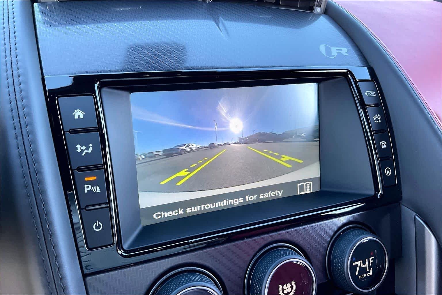 Used 2016  Jaguar R image 19