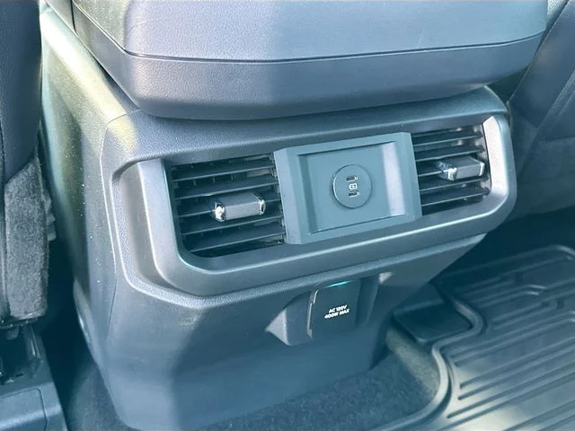 Used 2025 Black Ford Lariat image 25