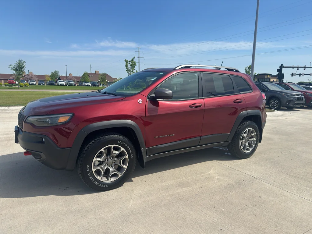 Used 2021 Velvet Red Pearlcoat Jeep Trailhawk image 2