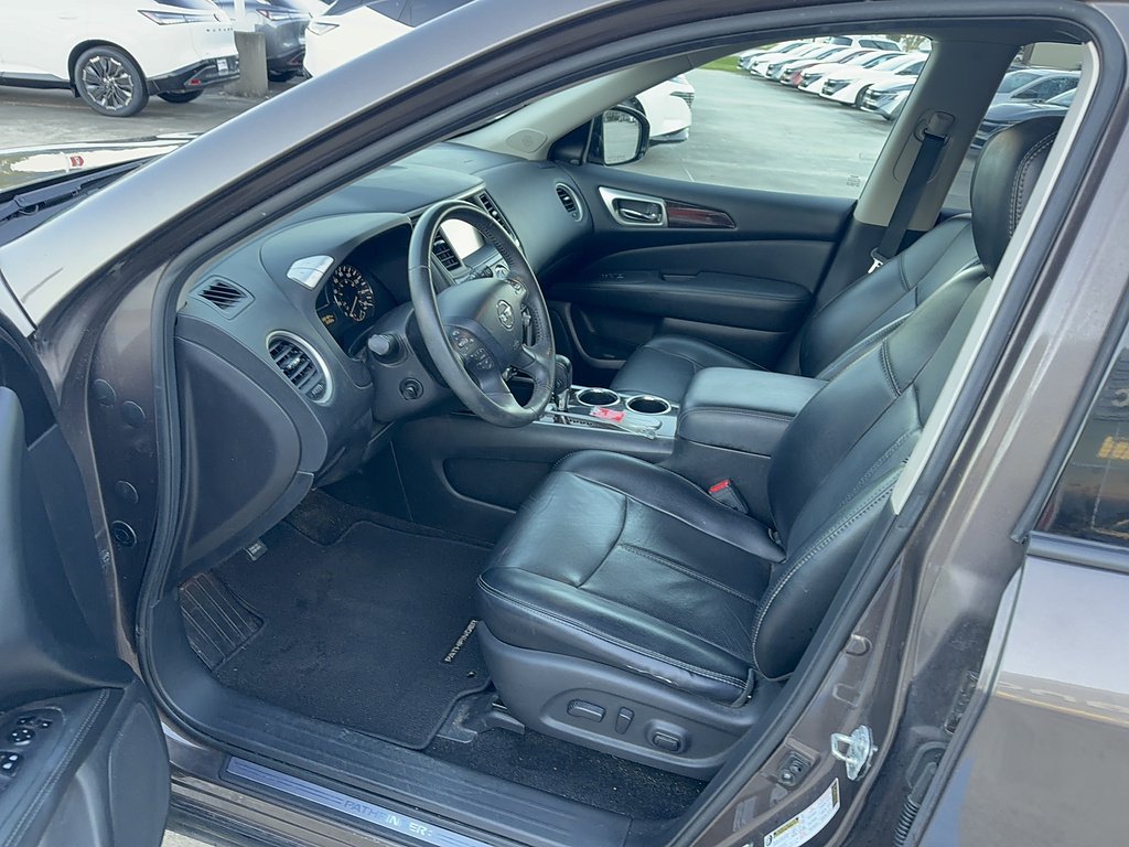 Used 2015 Java Metallic Nissan Platinum image 22