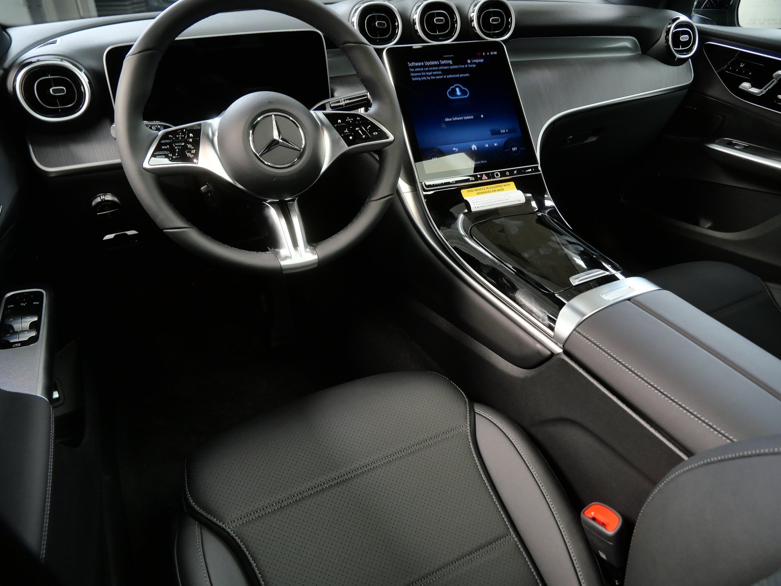 New 2026 Black Mercedes-Benz GLC 300 image 2