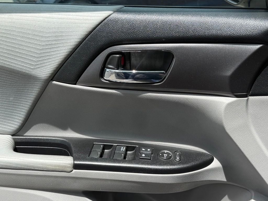 Used 2015 Blue Honda LX image 18