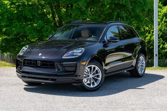 2026 Porsche Macan Base