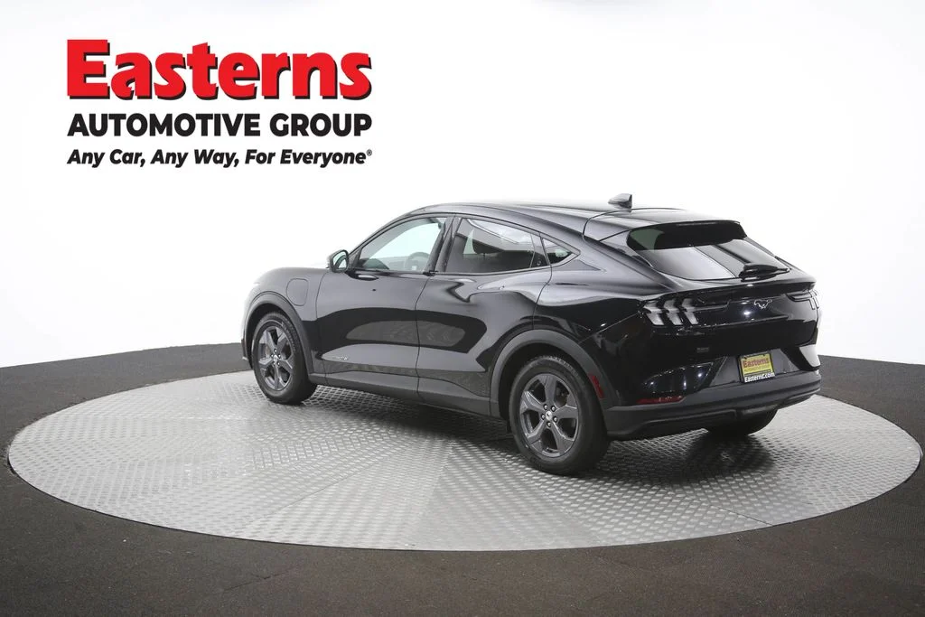 Used 2021 Black Ford Select image 62
